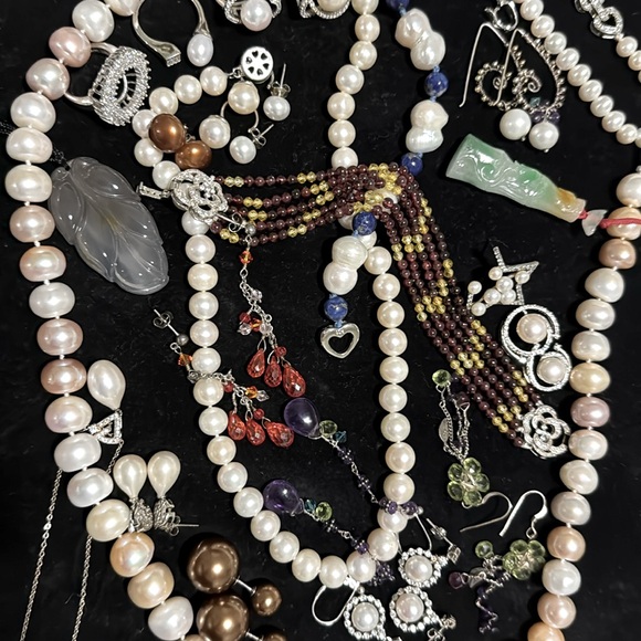 Meet your Posher, May - Picture 1 of 7